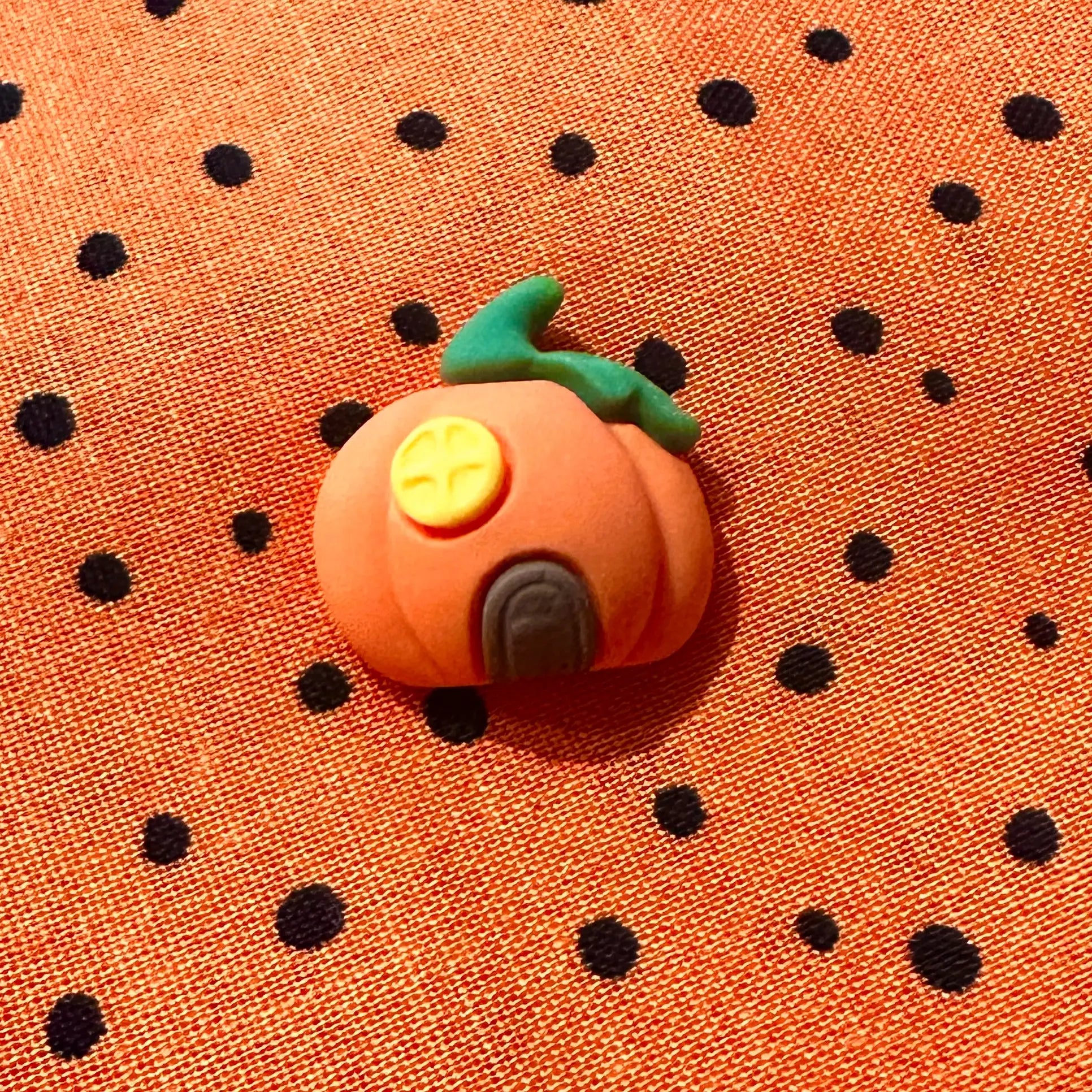 Halloween Floral Collars for Dogs and Cats - Available in 3 Inch and 4 Inch Sizes with Orange Polka Dot Design - Handcrafted Cotton Flowers for Festive Celebrations